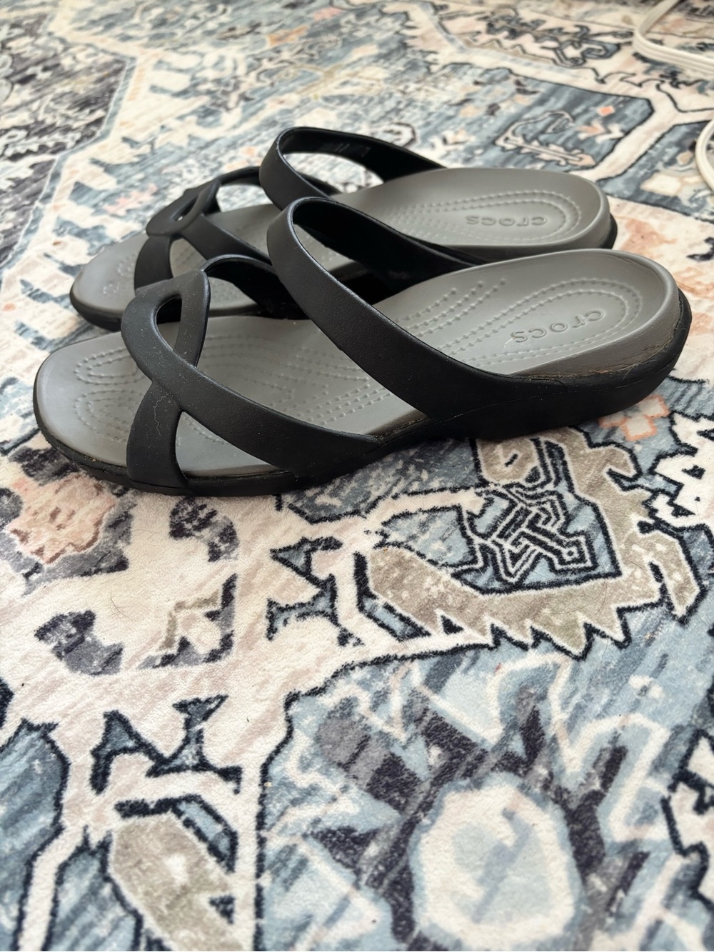 Crocs Women’s Black Sandal - Comfortable Strappy Slide / Size 8 - Picture 2 of 6